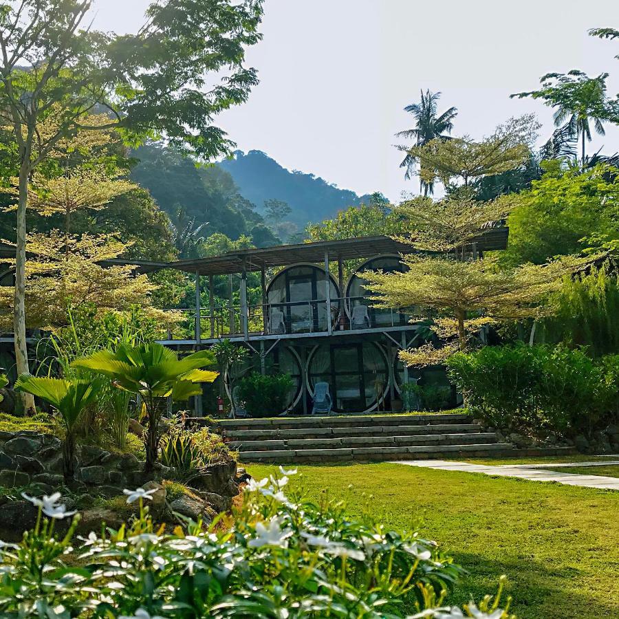 Готель Go Deeper Tioman Екстер'єр фото